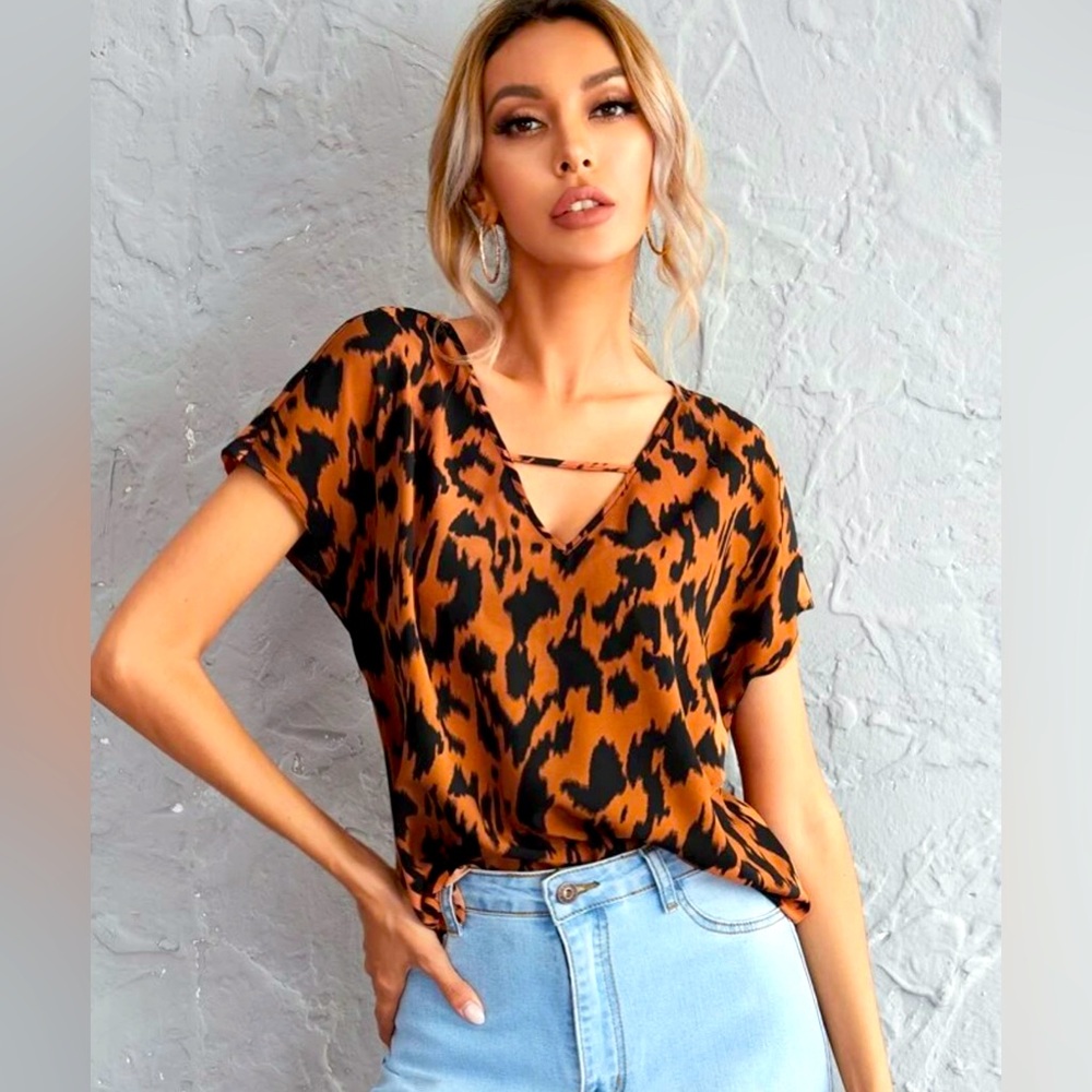 Animal Print V-neck Batman Sleeve Top